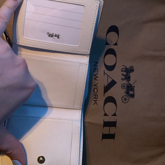 NWT coach wallet (taking offers) - Picture 3 of 3